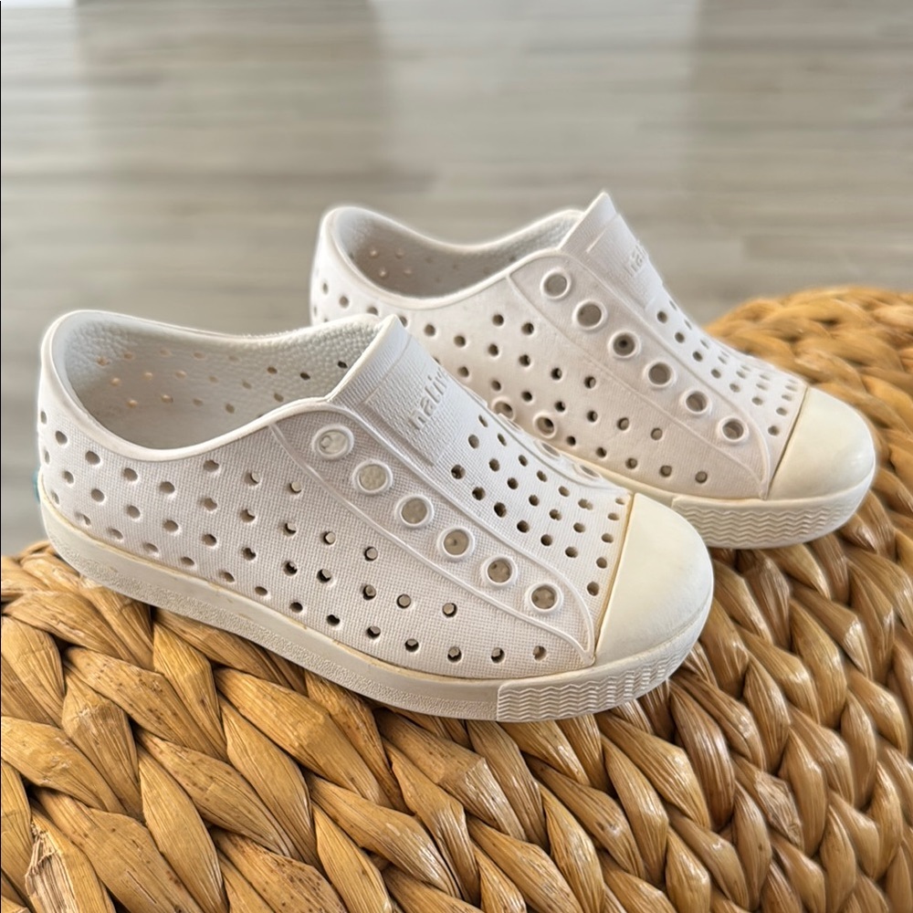 Native Shoes Kids Perforated White water shoes- Jefferson